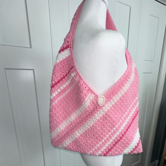 Handmade Pink and White Crochet Shoulder Bag with Faux Leather Snap Closure - Picture 5 of 9